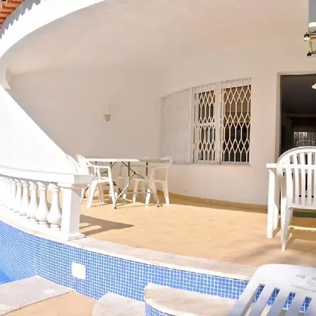 Walking Distance To The Centre 4 Bed. Private Pool 쿼테이라