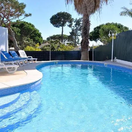 Walking Distance To The Centre 4 Bed. Private Pool 빌라