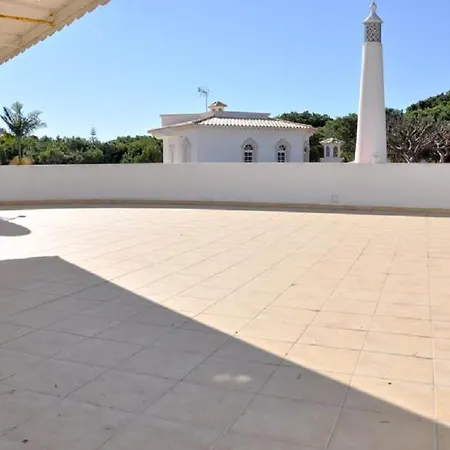 Walking Distance To The Centre 4 Bed. Private Pool