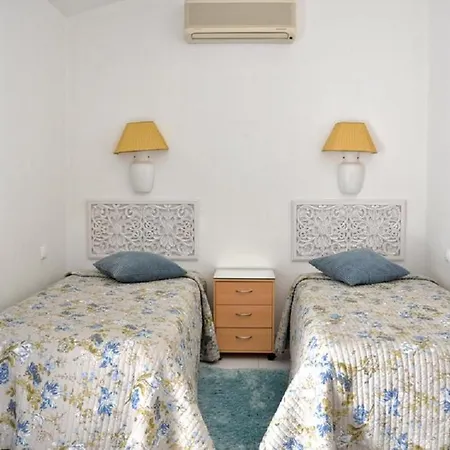 빌라 Walking Distance To The Centre 4 Bed. Private Pool *