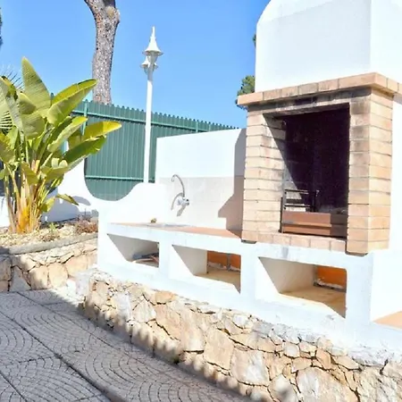 Villa Walking Distance To The Centre 4 Bed. Private Pool *
