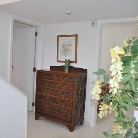 Villa Walking Distance To The Centre 4 Bed. Private Pool *