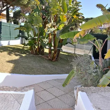Walking Distance To The Centre 4 Bed. Private Pool Villa *